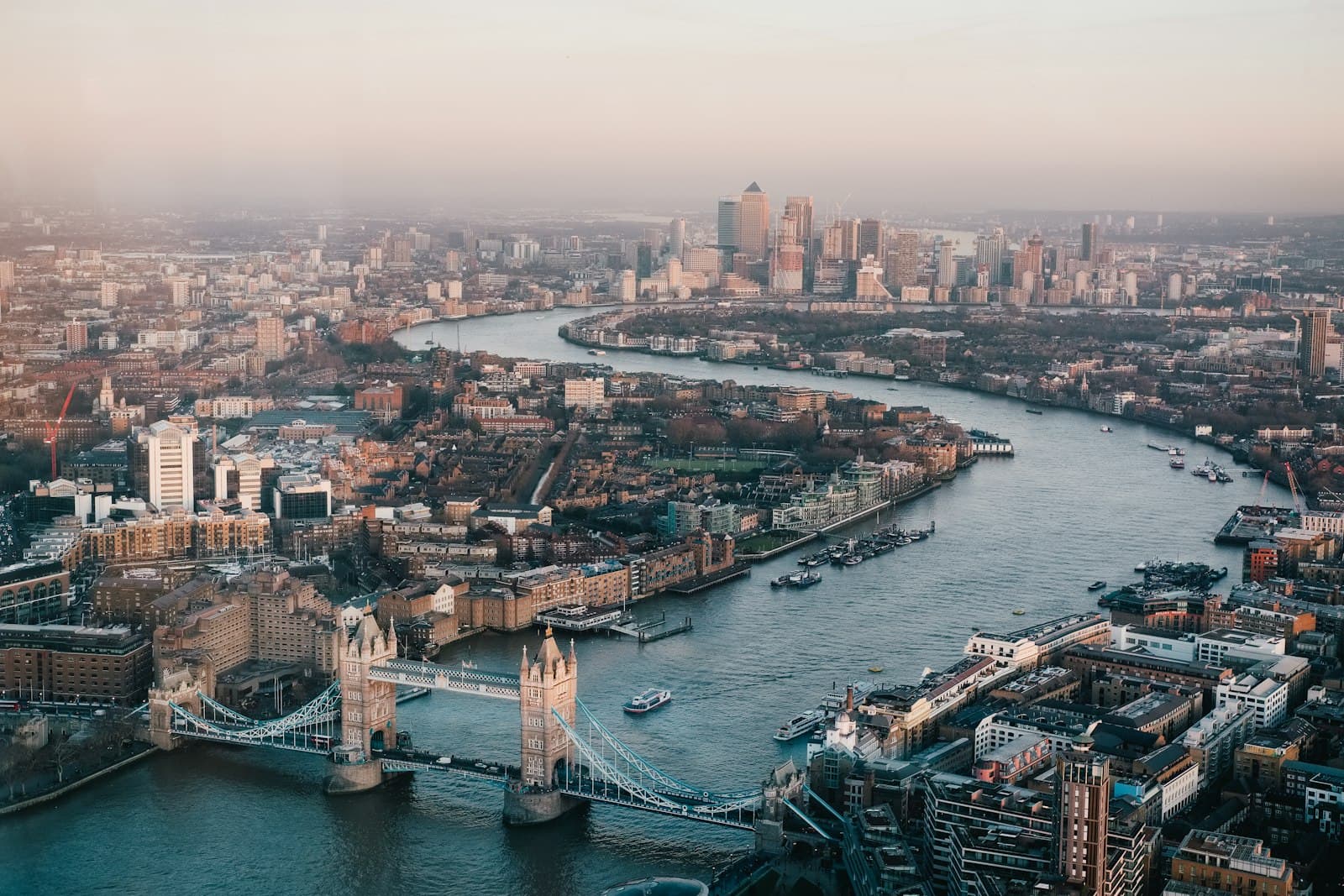 Shopify Development Cost in the UK 2026: Real GBP Pricing by Tier, Shopify Plus Math, VAT & IDTA Reality, and Offshore vs UK Agency Comparison cover
